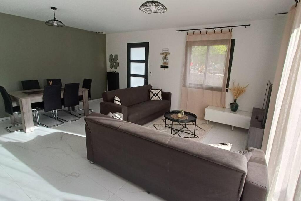 Meynes Villa Soleyana מראה חיצוני תמונה