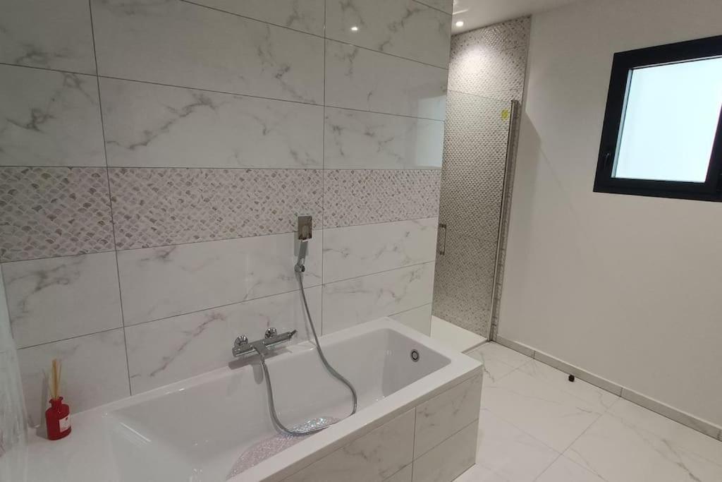 Meynes Villa Soleyana מראה חיצוני תמונה