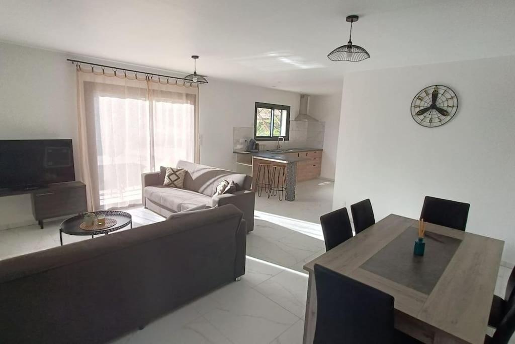 Meynes Villa Soleyana מראה חיצוני תמונה