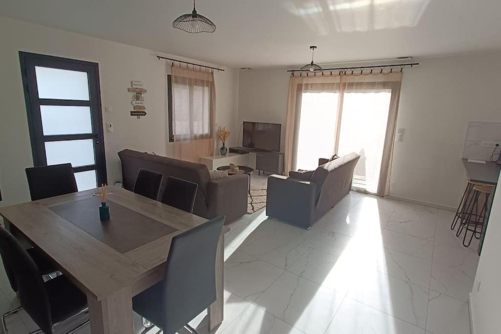 Meynes Villa Soleyana מראה חיצוני תמונה